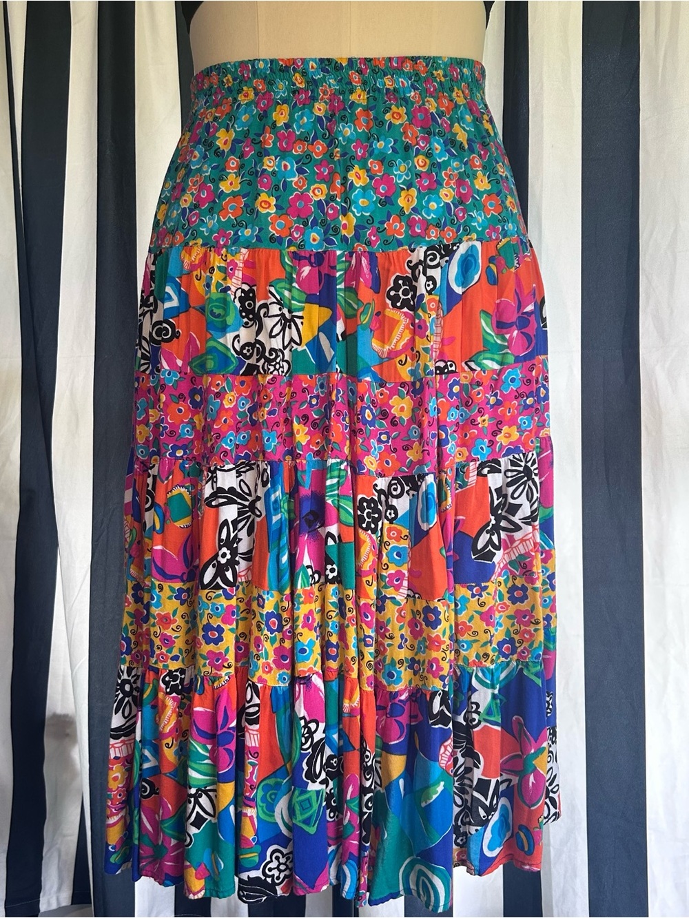90 Vintage Chaus Petite Multicolor Floral Patchwork Tiered Flowy Midi Skirt